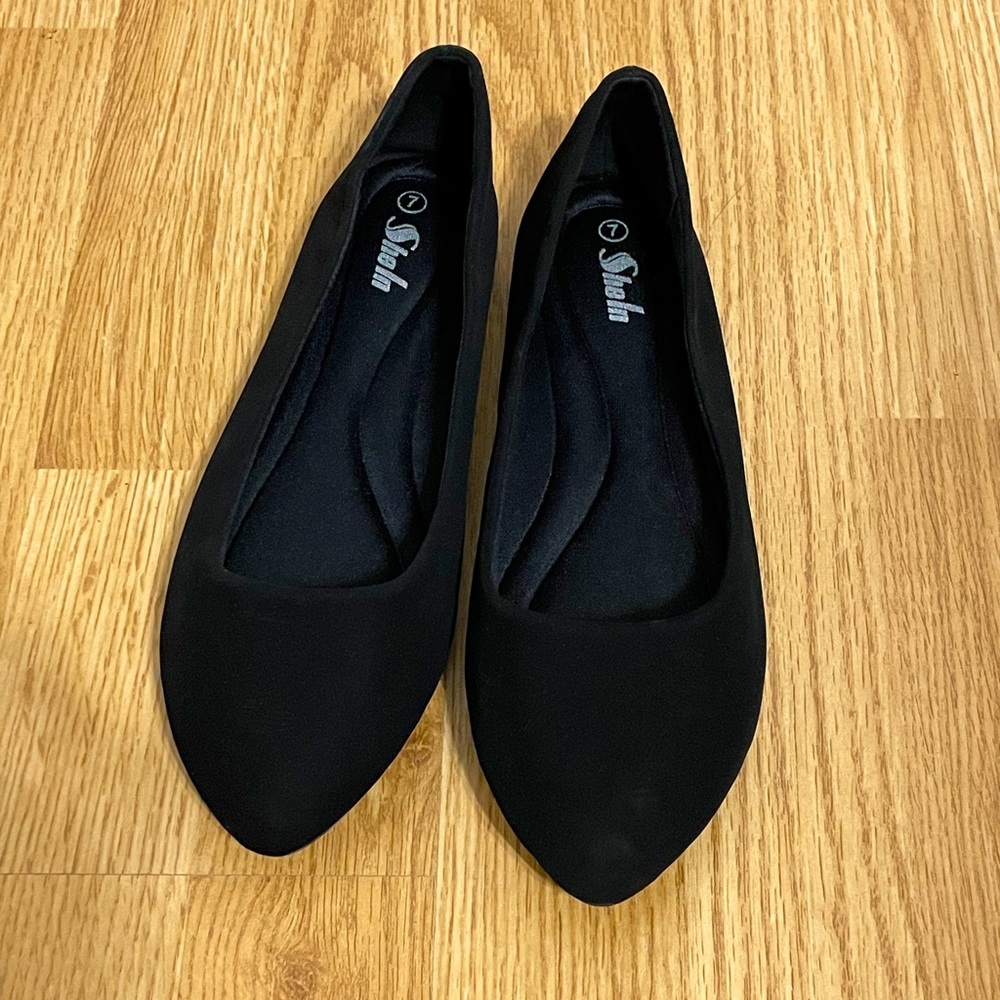 SHEIN POINT TOE FLATS